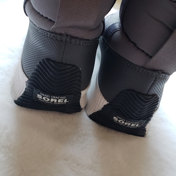 Sorel boots - Picture 3 of 4